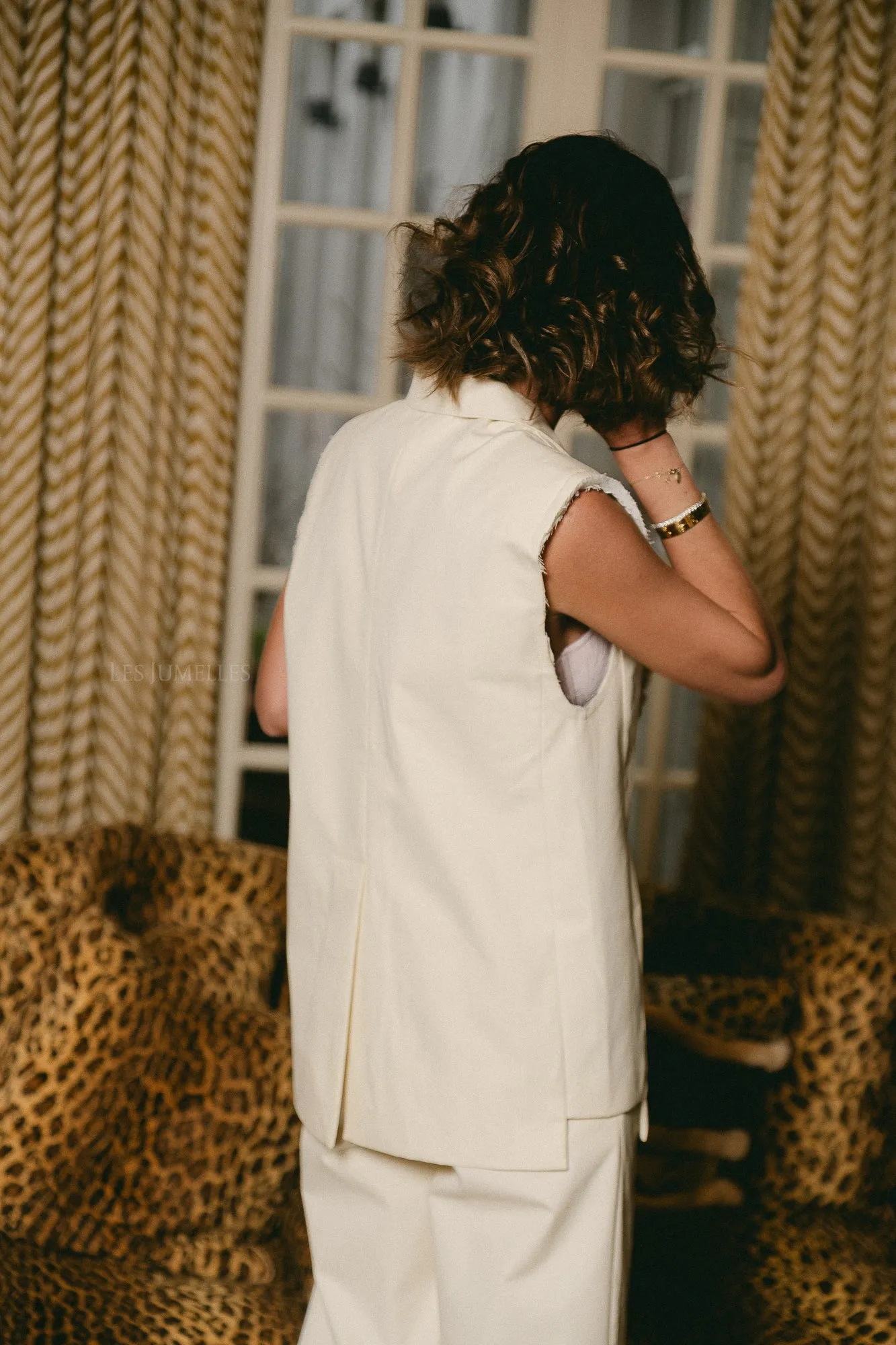 Amy sleeveless blazer vanilla