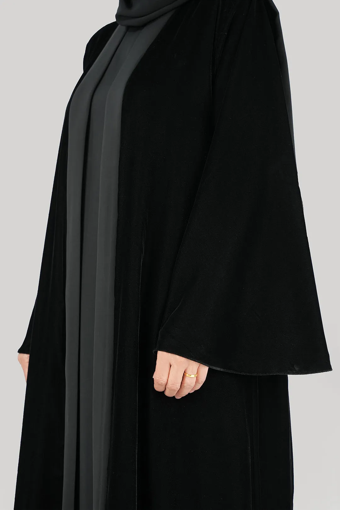 Anisa Abaya