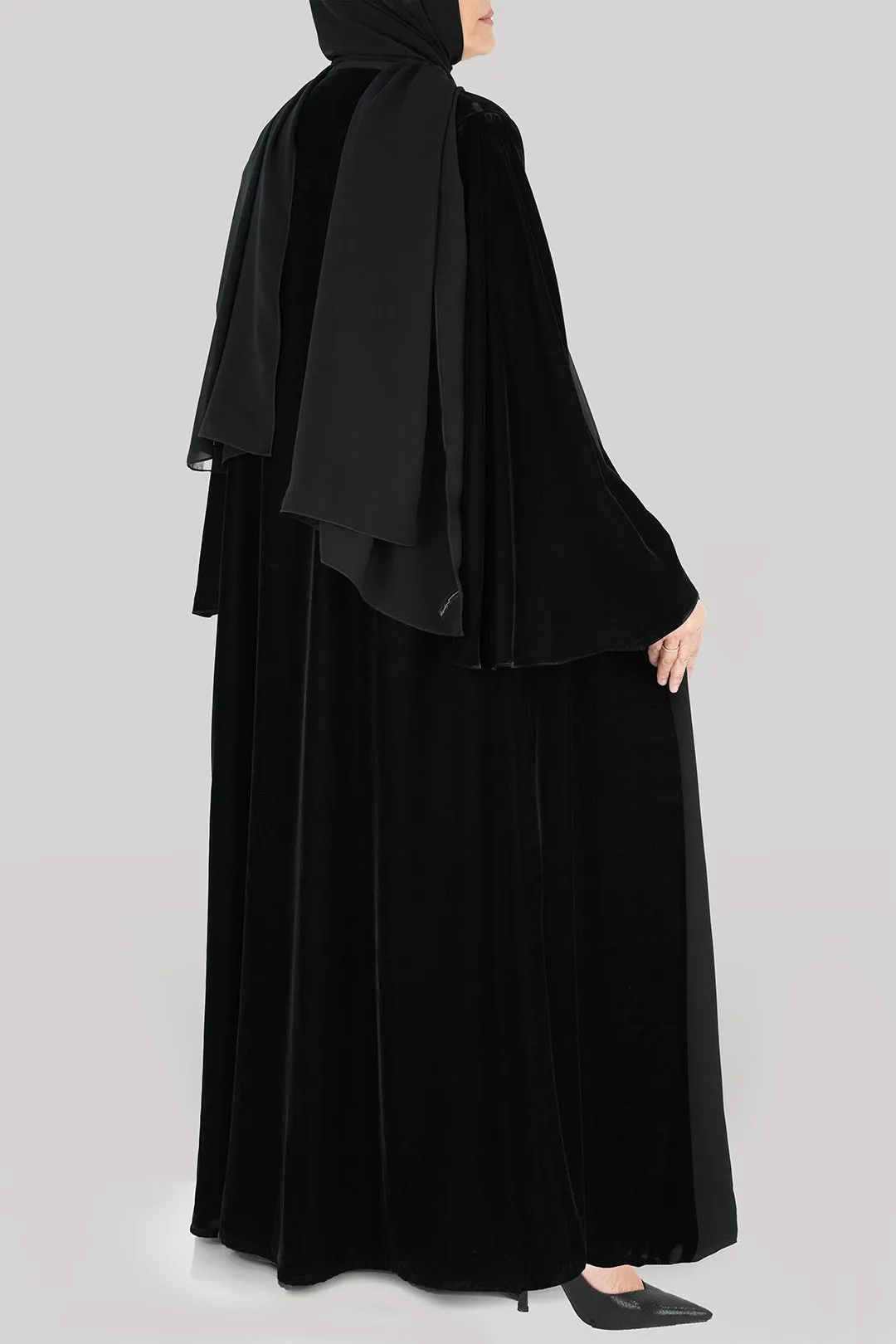 Anisa Abaya