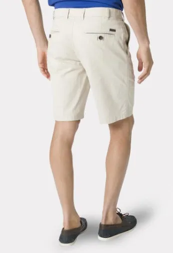 Ashdown Chino Shorts In Stone Off White