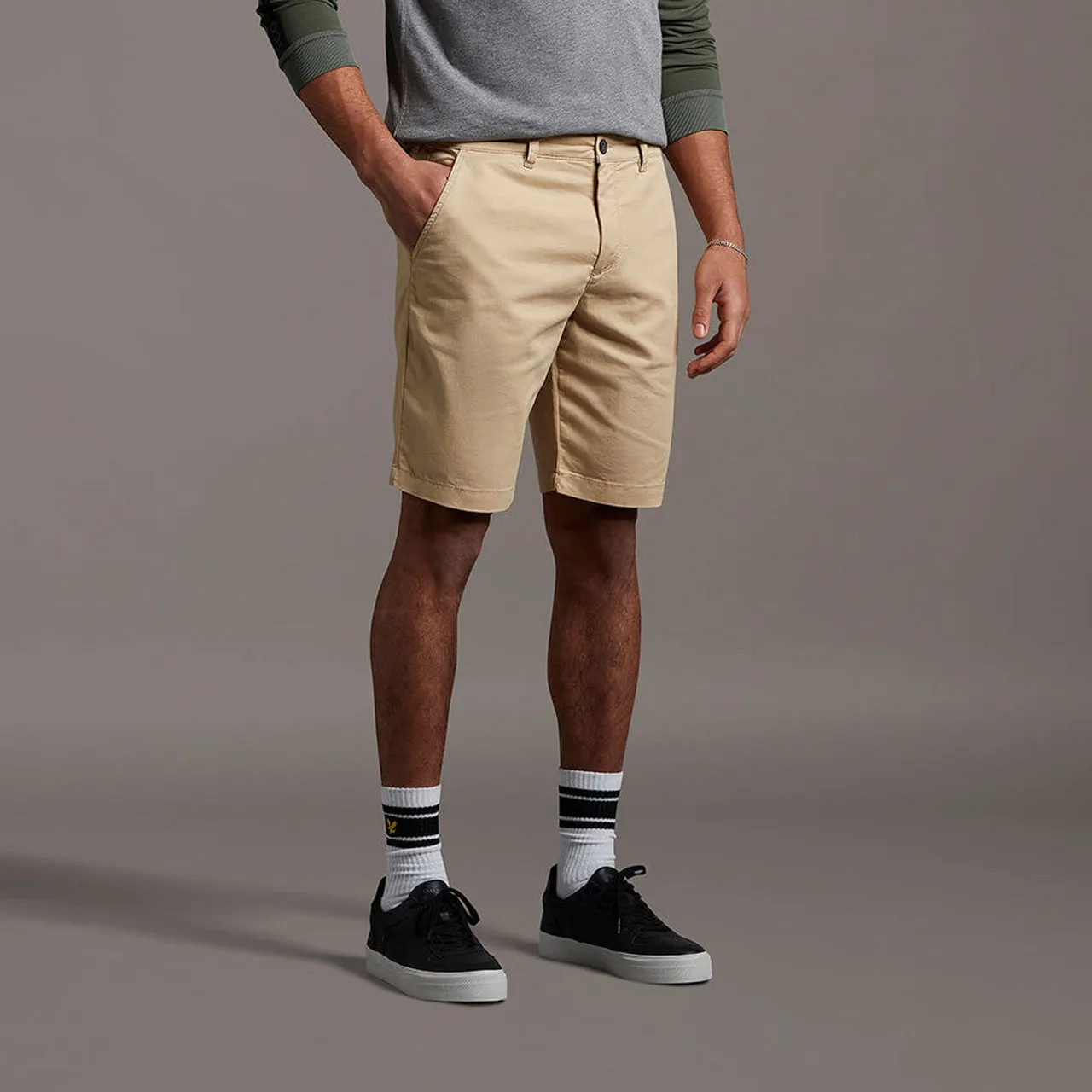 Lyle & Scott Chino Shorts in Stone