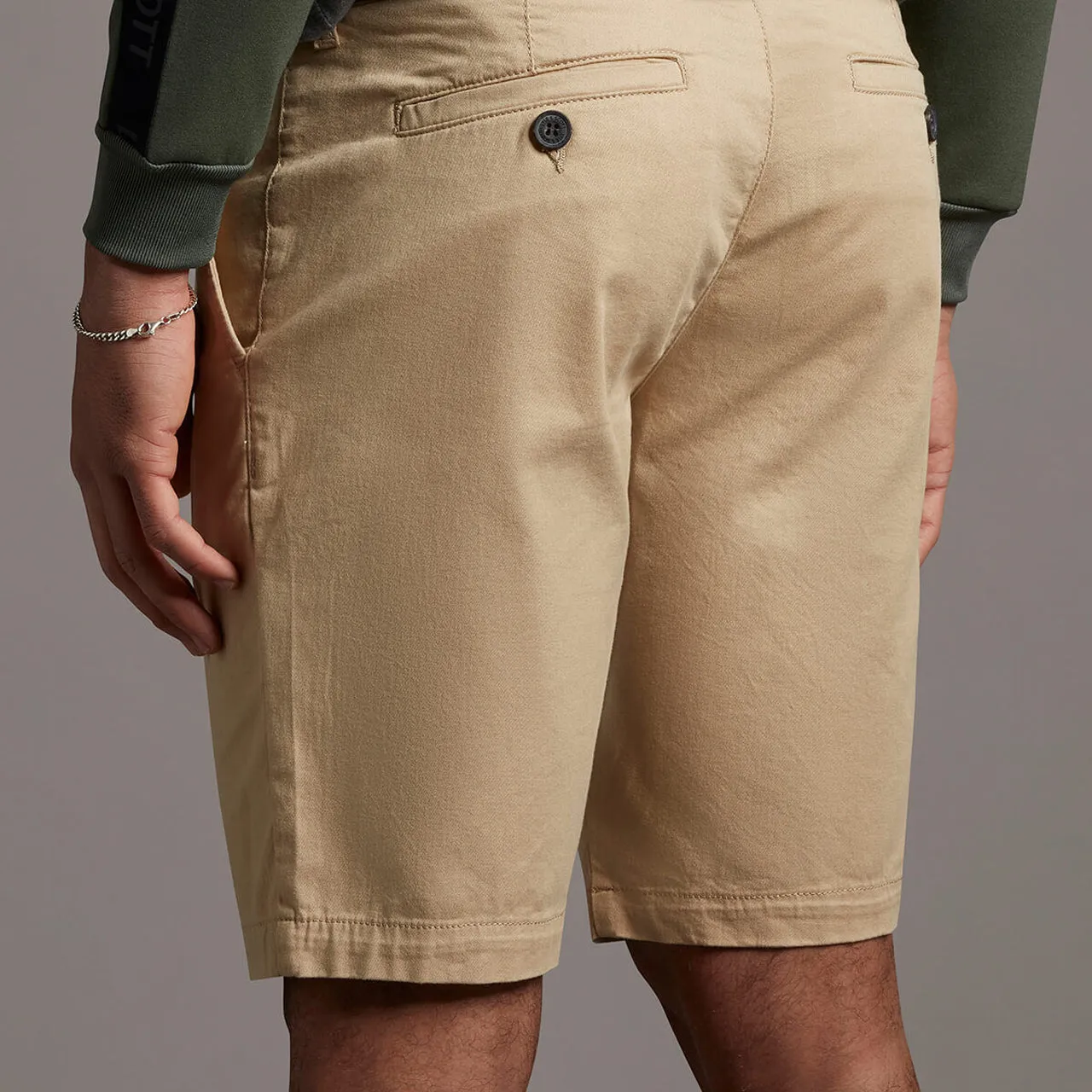 Lyle & Scott Chino Shorts in Stone