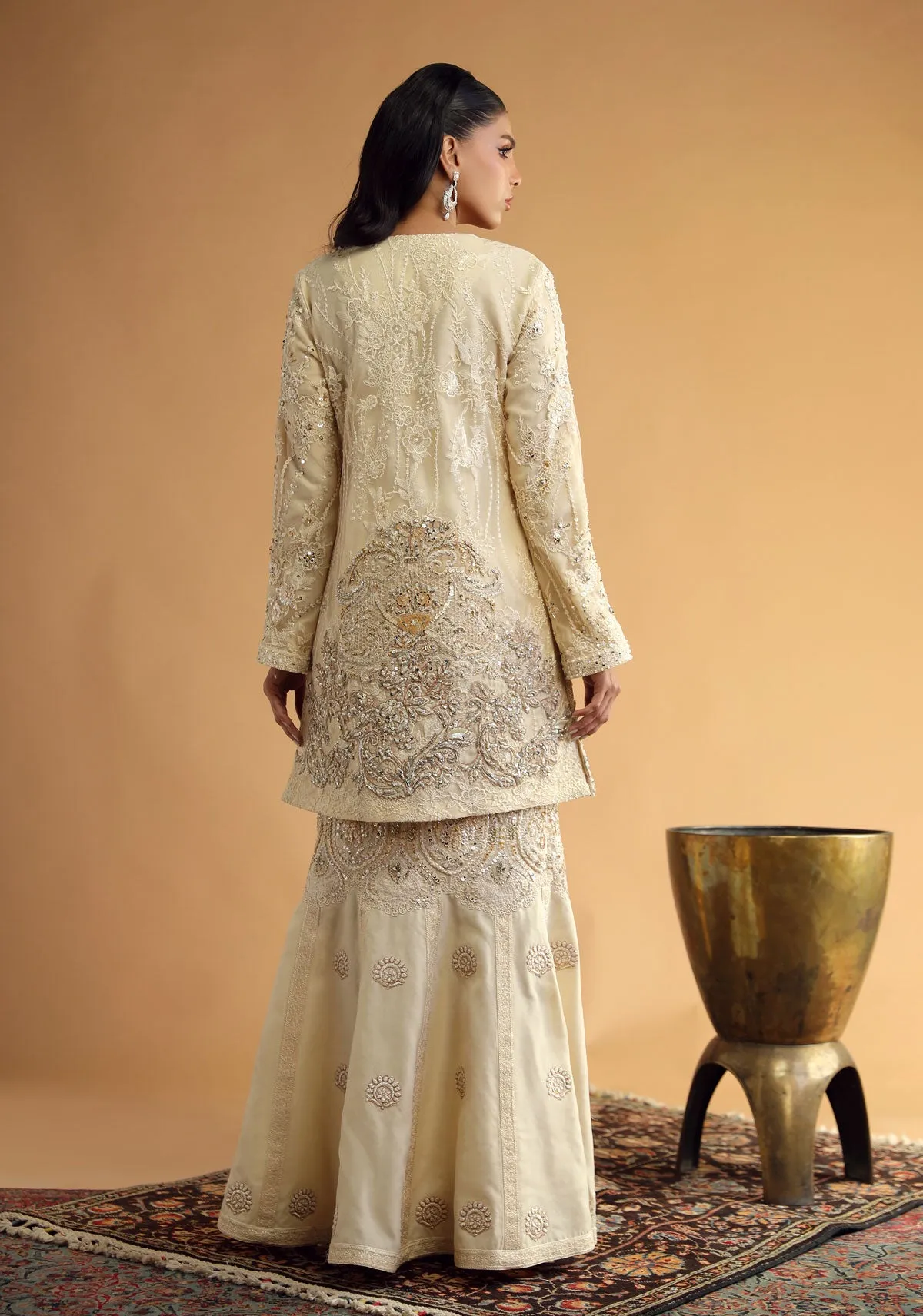 Sophisticated Ivory Jacket with Pants Outfit